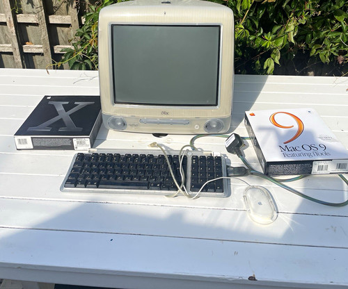 Vintage apple imac - g3, dv