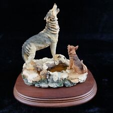Leonardo Collection Howling Wolf Figurine with Pup, Wildlife Scene, 1.11kg