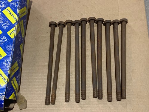 Peugeot 304 cylinder head - 304, bolt