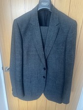 Paul smith Dark Grey Suit 38inch chest. 32inch Waist, Leg Finished To 32 Inches 