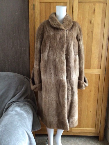 Real muskrat fur - , coat