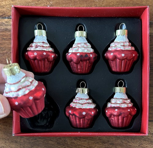 Boxed red glass cupcake - boxed,