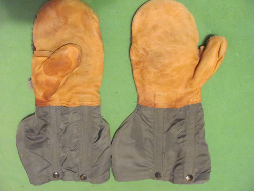 Pair vintage medium mitten - vintage,