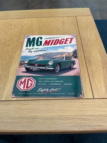 Midget metal wall - midget, sign