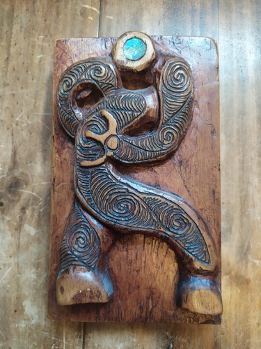 Superb 1950s manaia - superb,