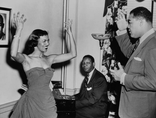 Singer dolores parker pianist - dolores,