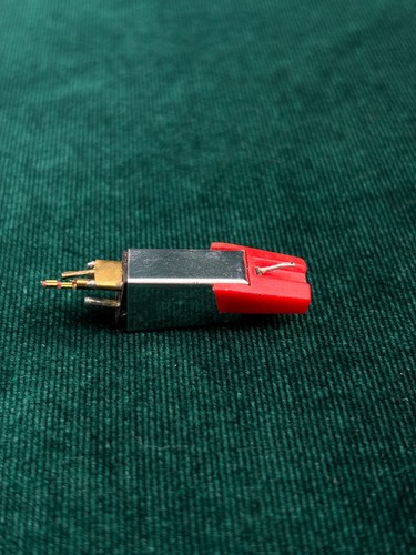Phono cartridge with stylus - phono,