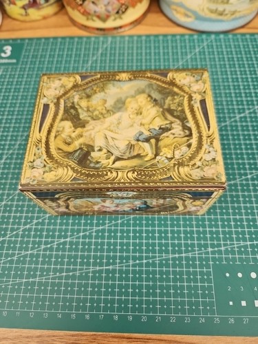 Vintage kemps biscuit - vintage, tin