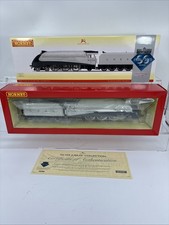 Hornby R3306 OO Gauge LNER A4