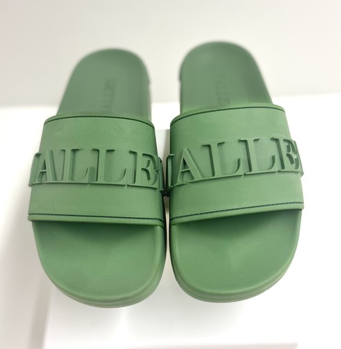Mallet embossed logo slides - mallet,