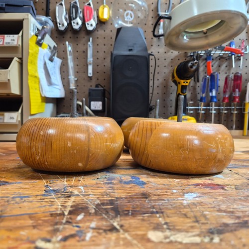 Wood bun feet x - bun,