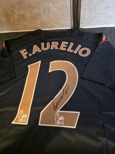Fabio aurelio signed liverpool - aurelio,