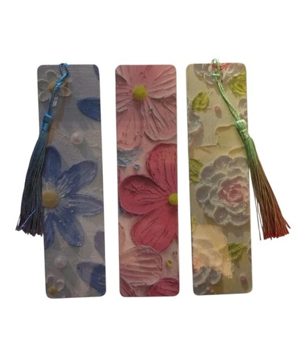 Flowery bookmarks with - flowery, tassels