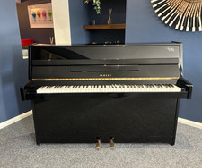 Yamaha LU-80 compact upright piano Gloss black - Stool - Video demo - warranty