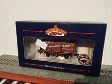 Bachmann (OO) 37-2003 7 Plank Collectors Club Wagon 2003.