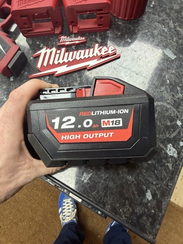 Milwaukee m18 12ah - milwaukee, battery