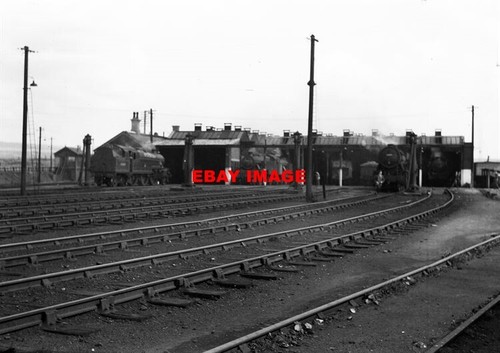 Photo lower darwen loco shed - photo,