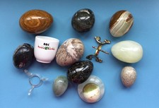10 Marble & Onyx Eggs 3 Stands