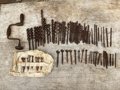 Large amount carpentry - of,