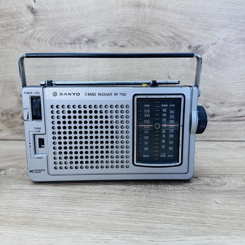 Sanyo 7160 portable radio - 7160,
