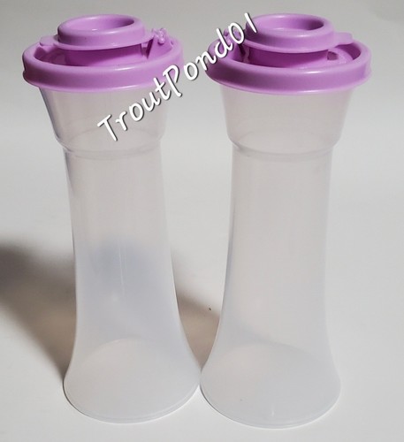 Tupperware salt and pepper - salt,