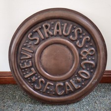 Levi Button Sign Gold