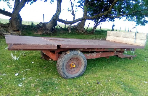 Tipping trailer - tipping,