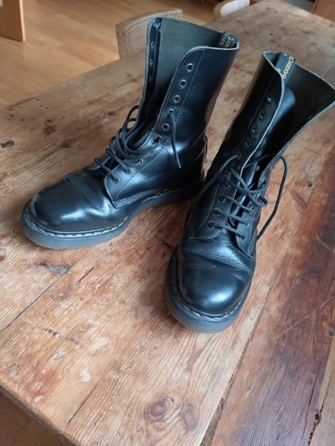 Martens 1490 uk10 boots - dr,