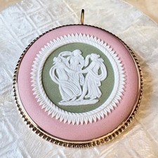 WEDGWOOD K9 375 Gold Cameo