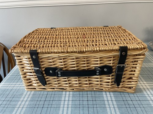 Medium wicker hamper basket - wicker,