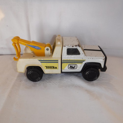 Tonka truck ernest holmes tow - ernest,
