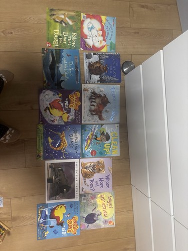 Childrens books bundle - x, 12