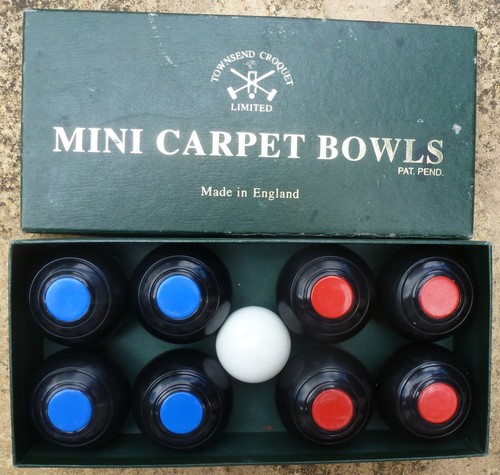 Mini carpet bowls - bowls, set
