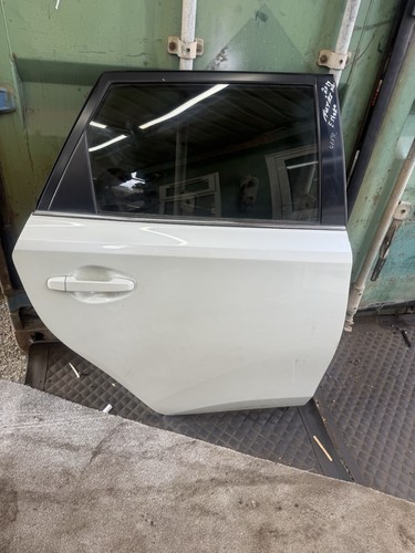 Toyota auris estate door - toyota,