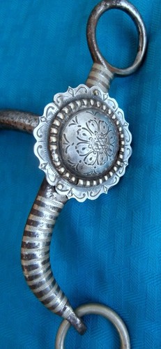 Scalloped silver brass concho - brass,