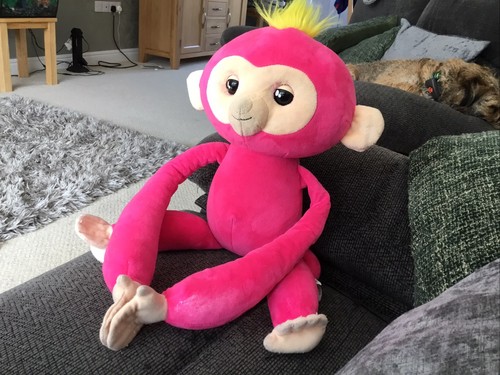 Wowwee fingerlings hugs bella - wowwee,