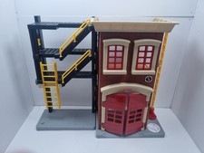 Imaginext Fire House Fisher Price Good Pre-owned Condition Play set No Figures 