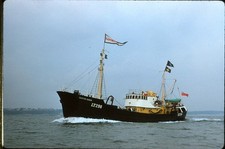 ORIGINAL 1950's PHOTOGRAPHIC SLIDE FISHING BOAT TRAWLER SHIP LT 298 BARTON QUEEN