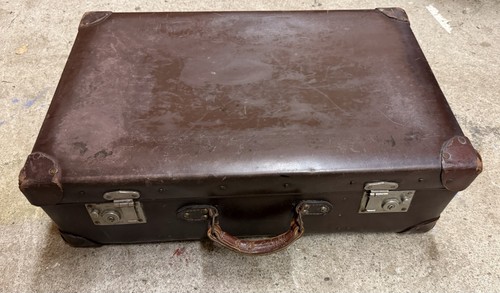 Vintage hard shell - hard,