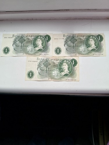 Old british banknotes - old,