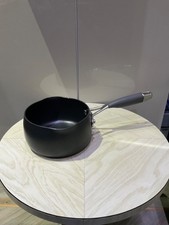 saucepan pouring spouts