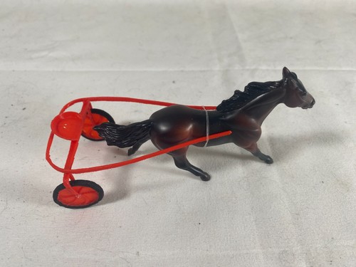 Scale red racing sulky - cm,