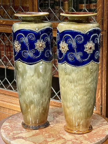 Pair royal doulton lambeth - of,
