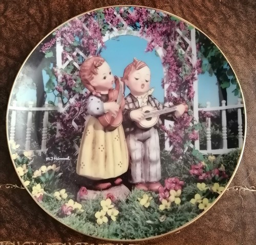 Hummel collectable plate - hummel,