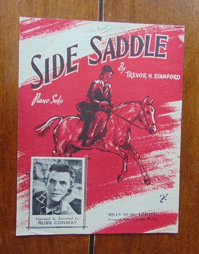 Side saddle russ - russ, piano