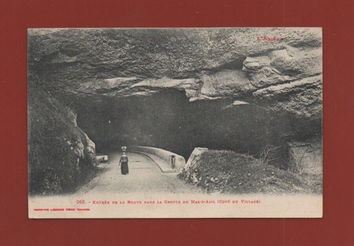 Entry the road into - of,