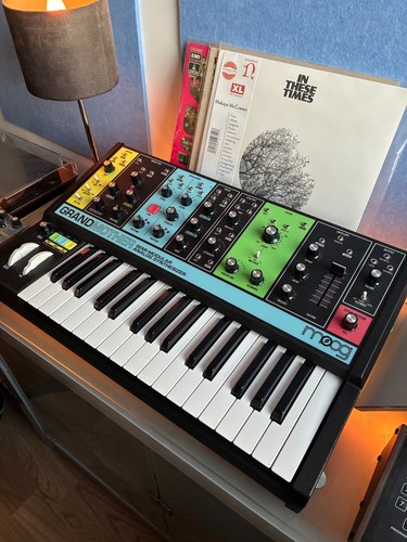 Moog grandmother semi modular - moog,