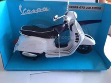 Vespa GTS 300 Super 1:12