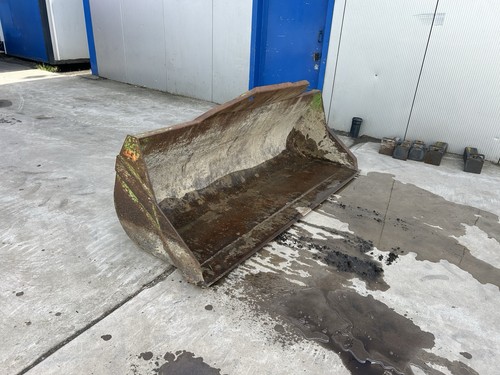 Merlo telehandler bucket - merlo,