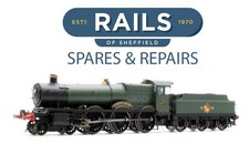 HORNBY 'OO' GAUGE R2547 GWR GREEN 4-6-0 6877 'LLANFAIR GRANGE' LOCOMOTIVE